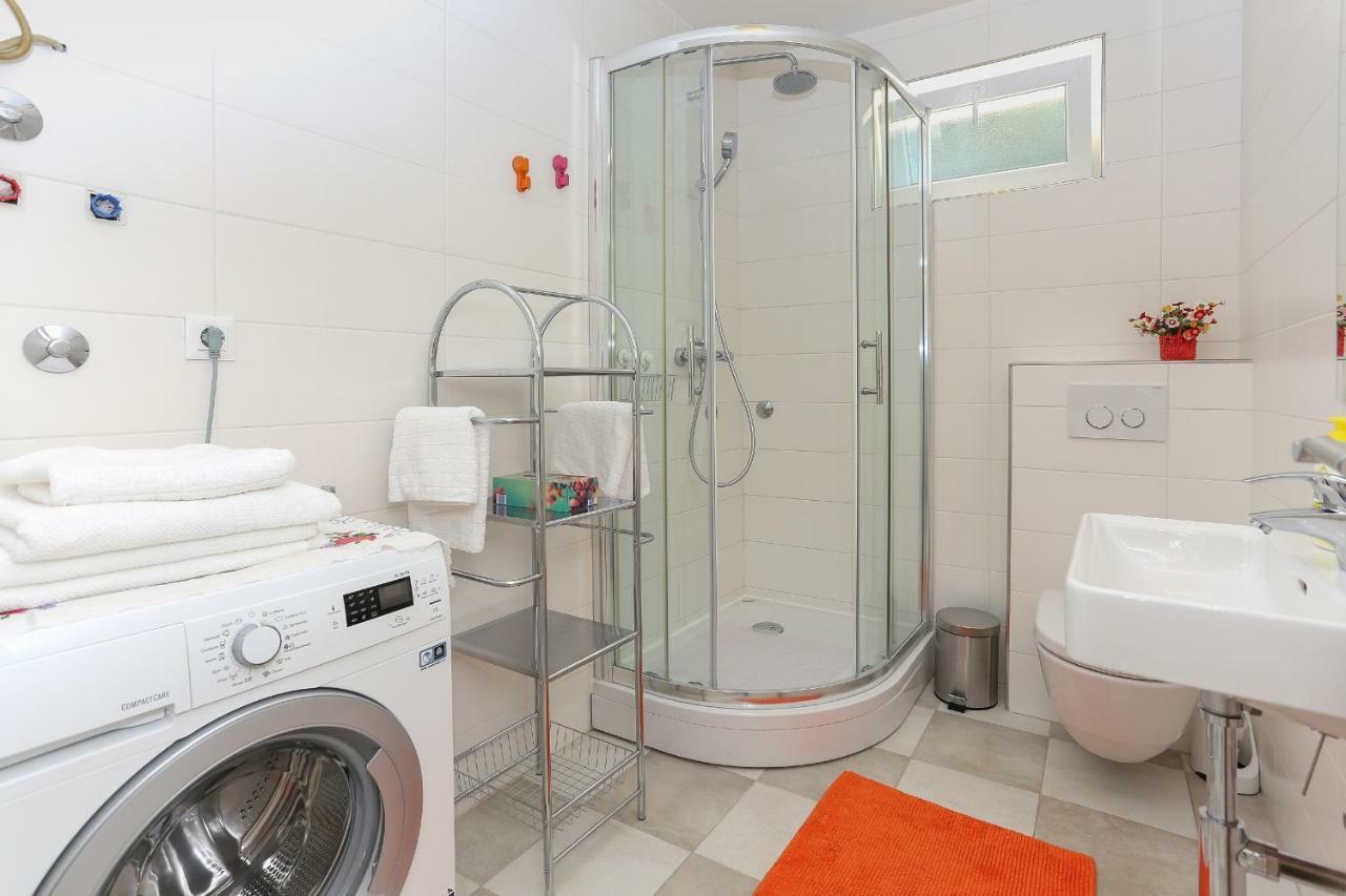 Secret Garden Barada Beach Apartment Trogir Exterior foto