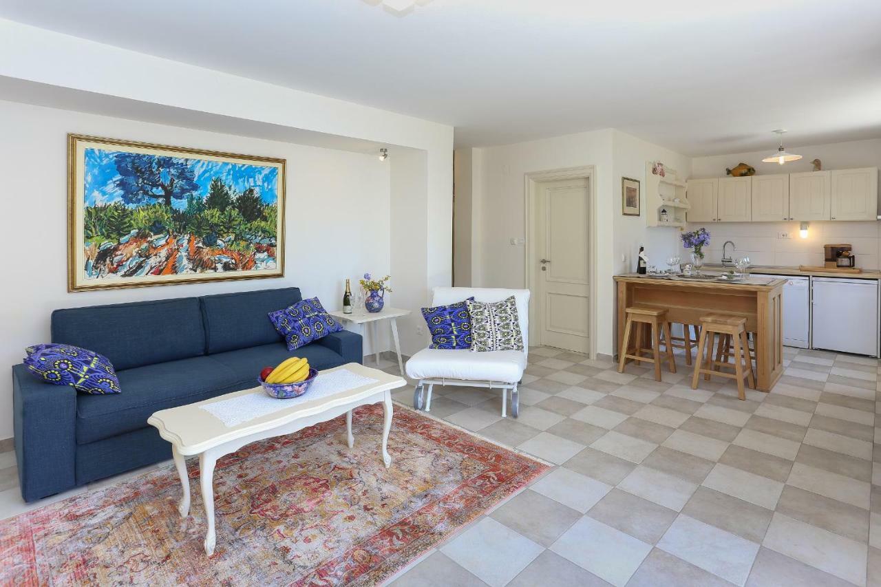 Secret Garden Barada Beach Apartment Trogir Exterior foto