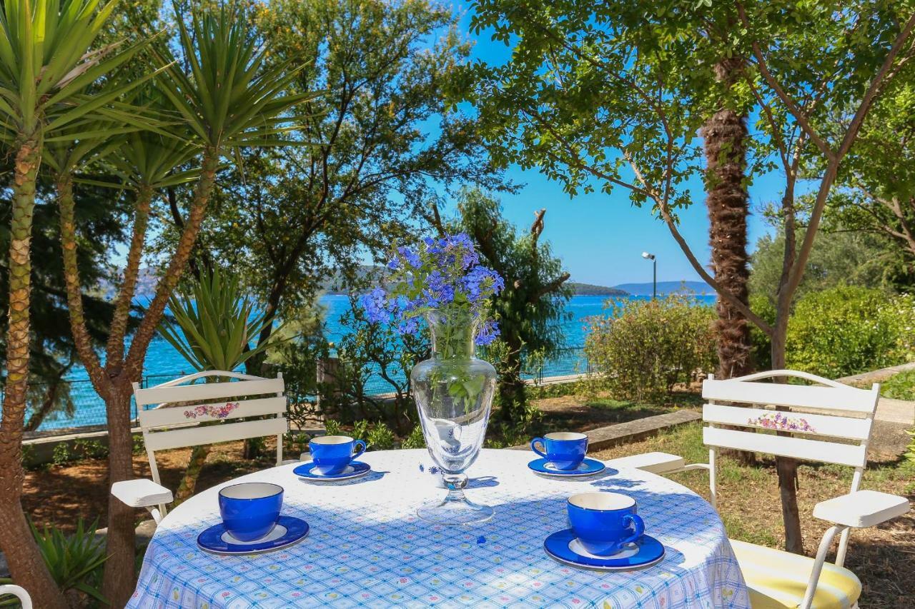 Secret Garden Barada Beach Apartment Trogir Exterior foto